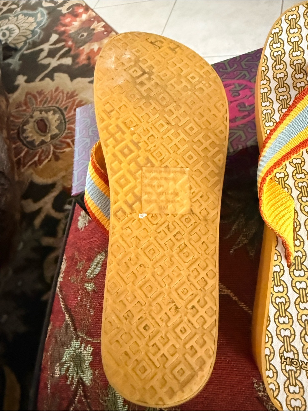 Tory Burch Daylily Gemini Wedge Flip Flops. Yellow Size 9 - Picture 2 of 4